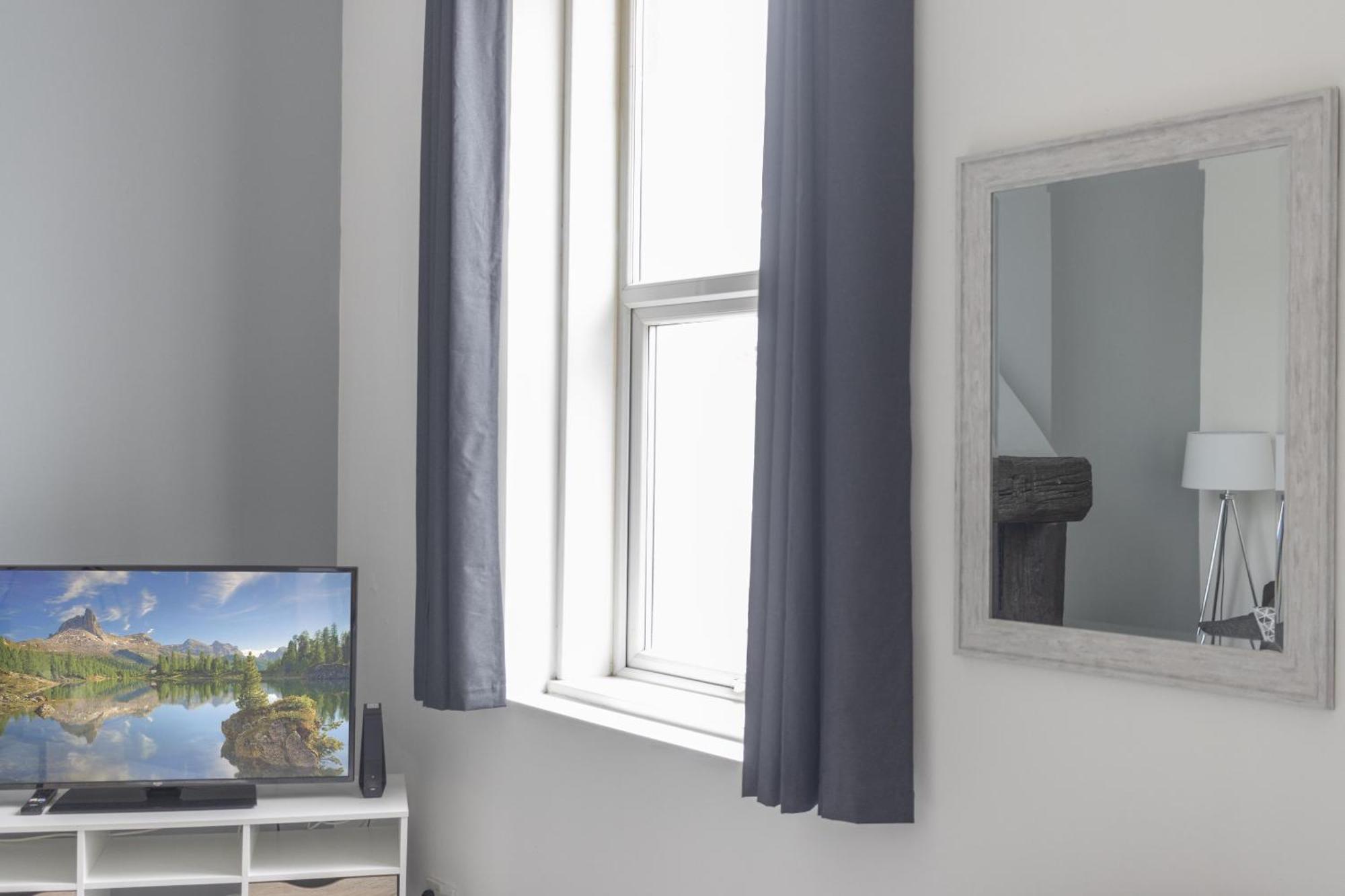 Alexandra - Large 3 Bed Perfect For Contractors, Free Parking, Fast Wifi And Great Value! Apartment Plymouth Exterior photo