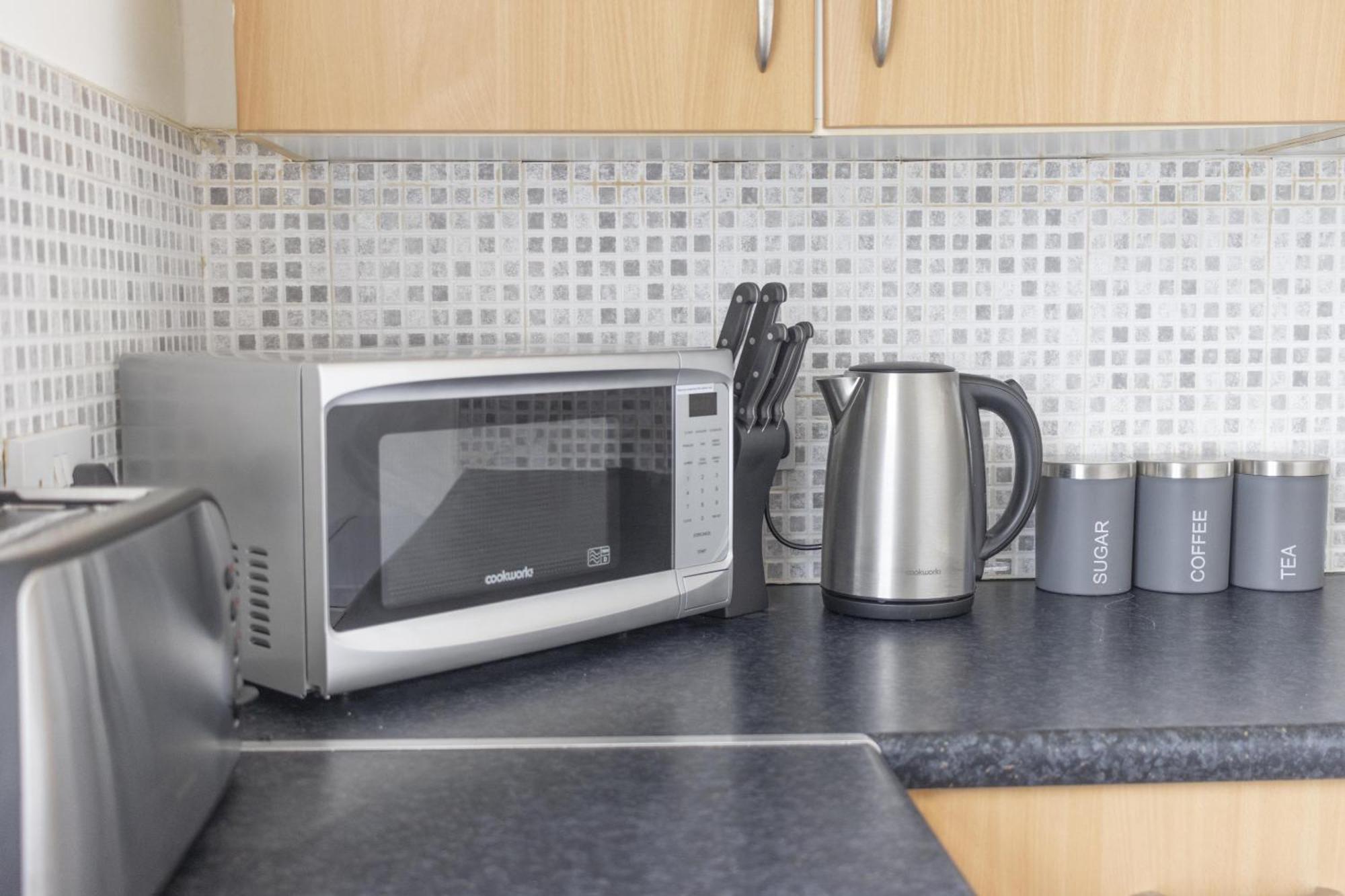 Alexandra - Large 3 Bed Perfect For Contractors, Free Parking, Fast Wifi And Great Value! Apartment Plymouth Exterior photo